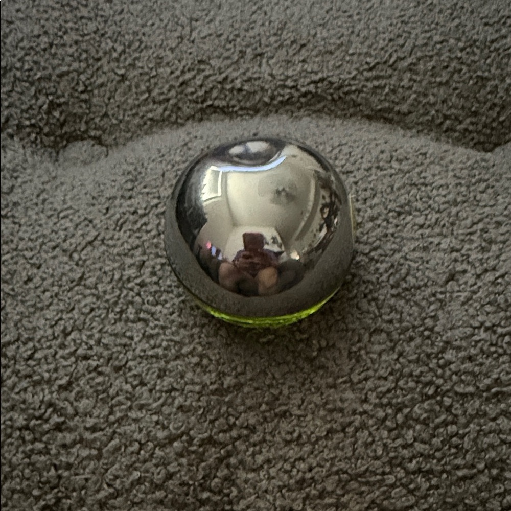 DKNY fragrance called be delicious